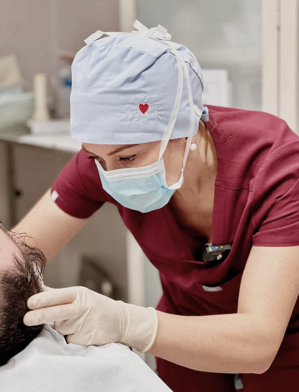 Elisa Francesconi chirurgo calvizie